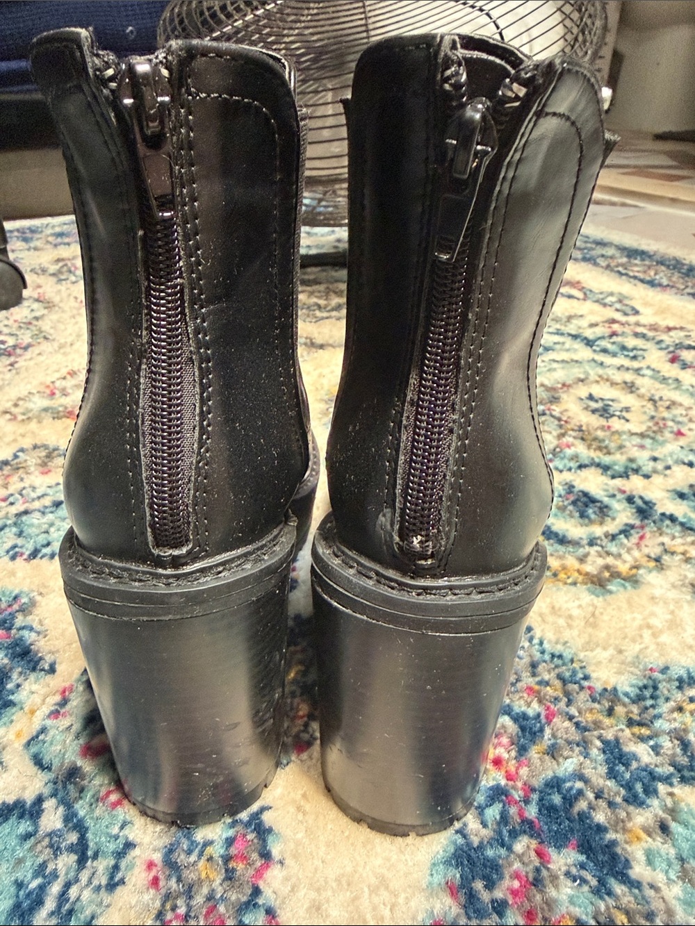 EUC Steve Madden Black Chelsea Ankle Boots- size 7 - Picture 4 of 6